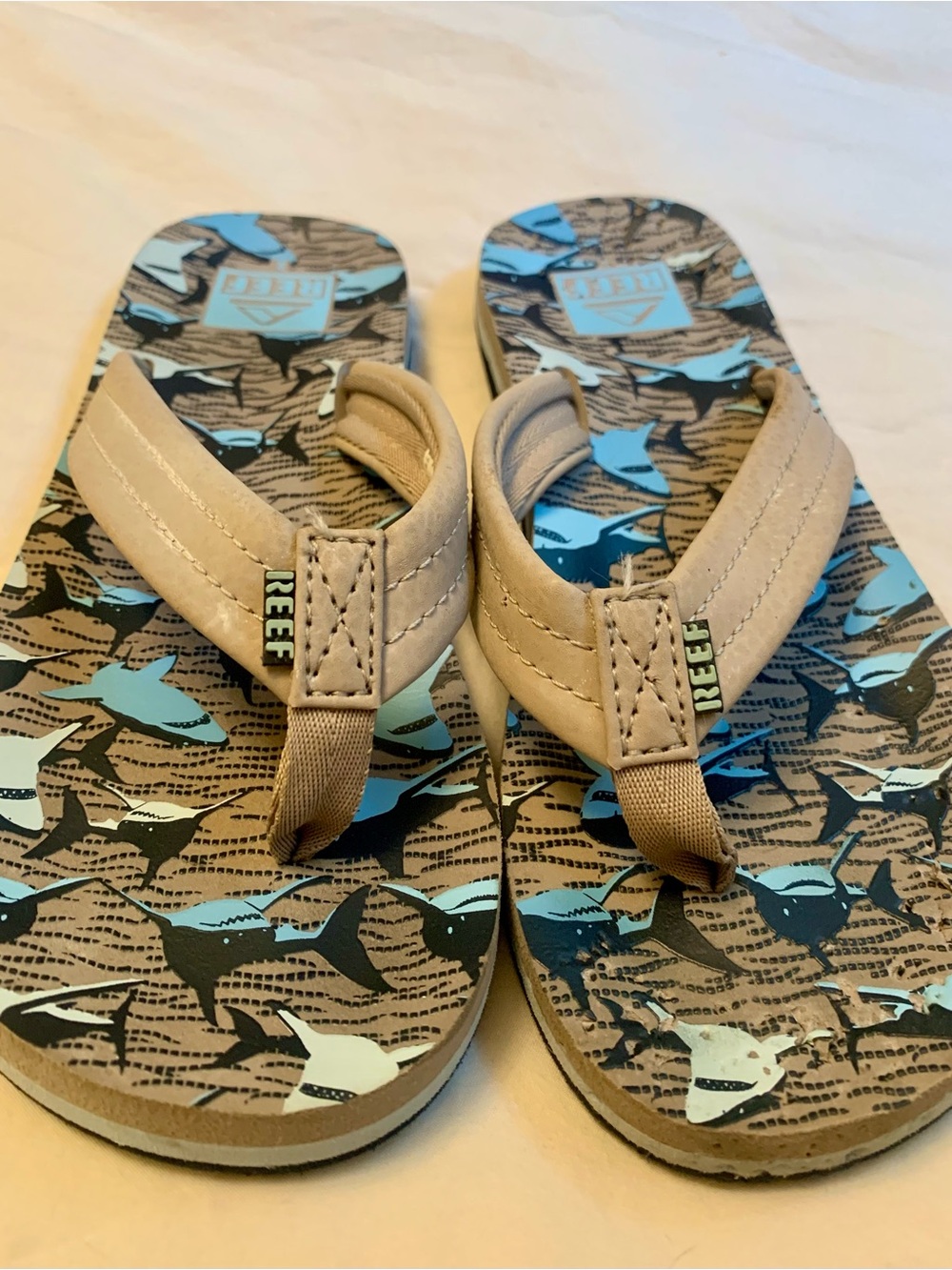 Reef Kids Beige and Blue Shark Print Flip Flops | Size 2 (5-10yrs)
